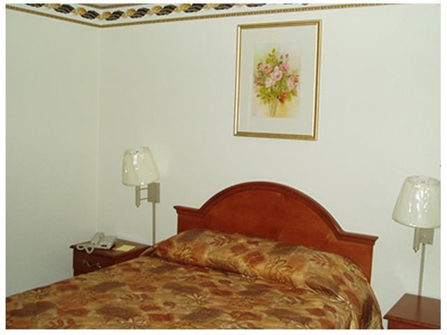 Red Carpet Inn Brooklyn Ню Йорк Стая снимка
