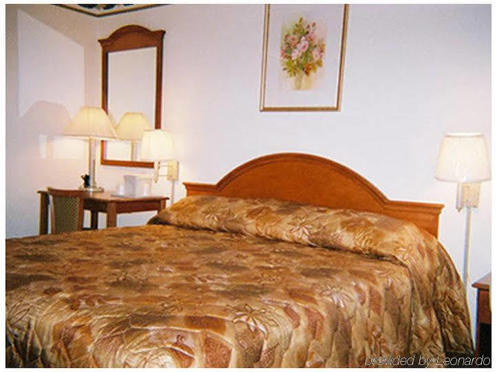 Red Carpet Inn Brooklyn Ню Йорк Стая снимка