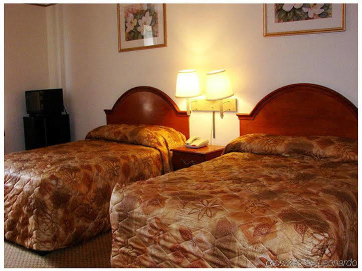 Red Carpet Inn Brooklyn Ню Йорк Стая снимка